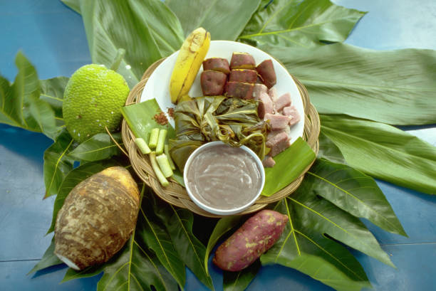 Hawaiian-Food-Plate-With-Breadfruit-and-Poi